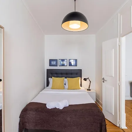 Diario De Noticias By Central Hill Apartments