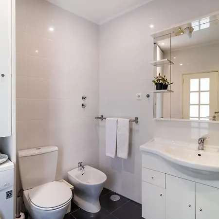 Diario De Noticias By Central Hill Apartments * Lissabon
