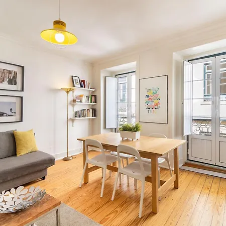 Diario De Noticias By Central Hill Apartments *
