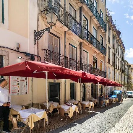 Diario De Noticias By Central Hill Apartments Apartment Lissabon