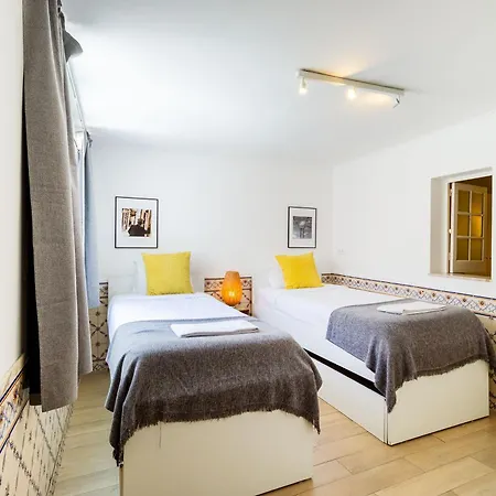 Apartment Diario De Noticias By Central Hill Apartments